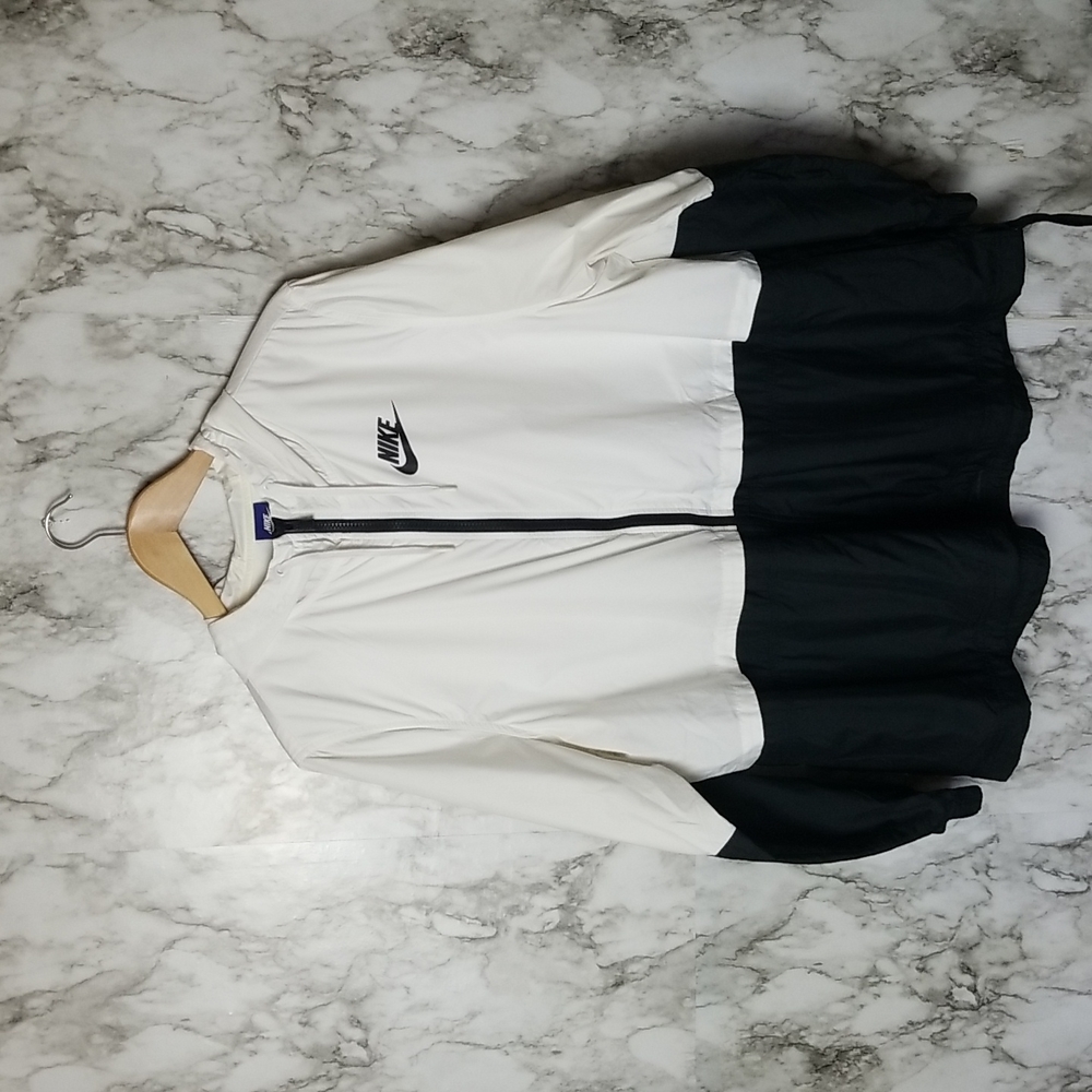Nike Black and White Men's Jacket